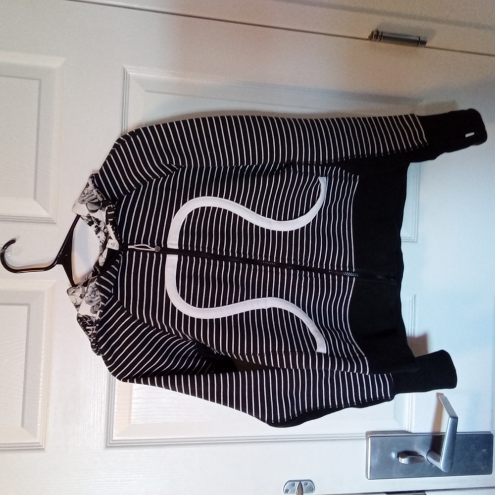 Lululemon athletica Size 8